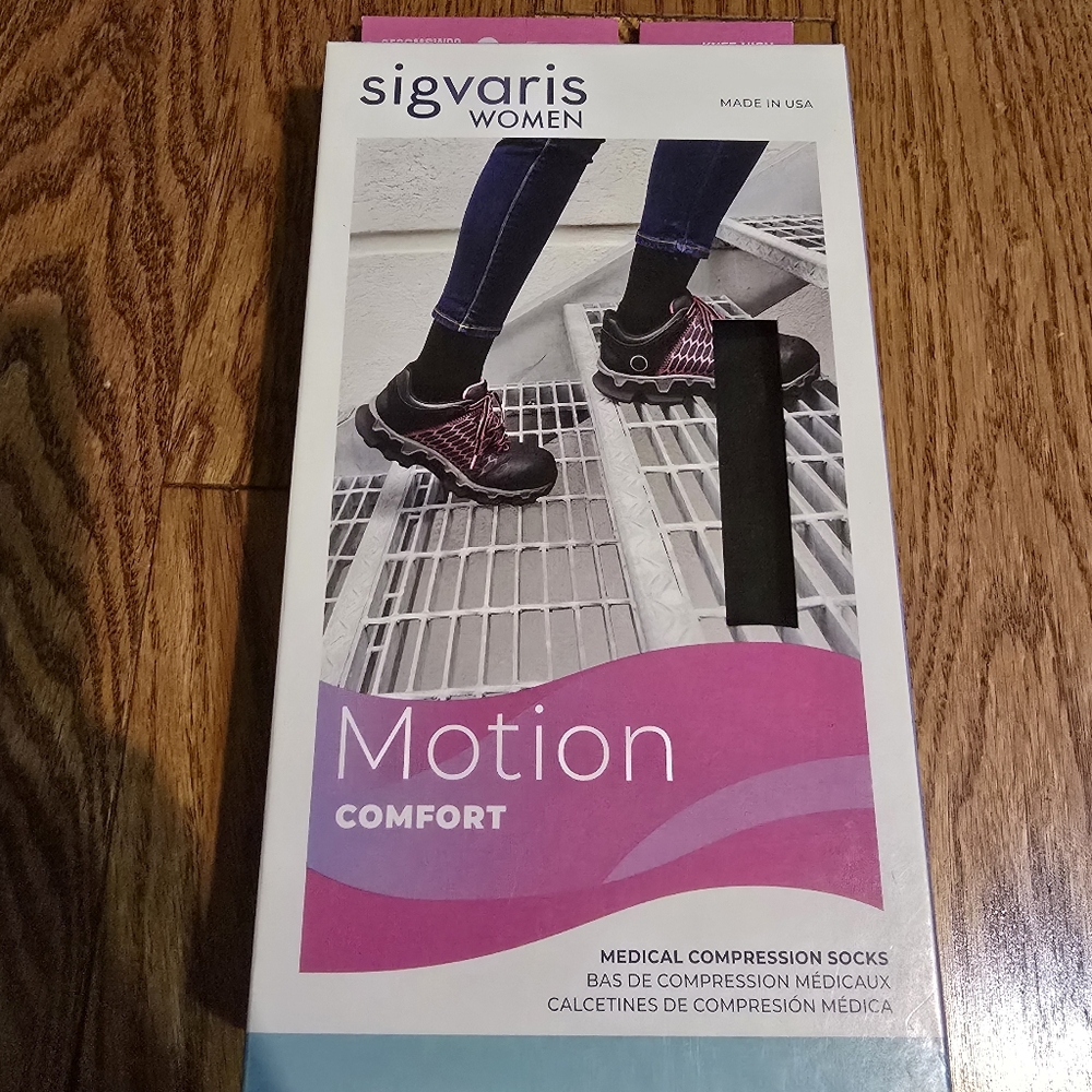 Sigvaris Black Knee High Compression Socks in Size Medium Short
